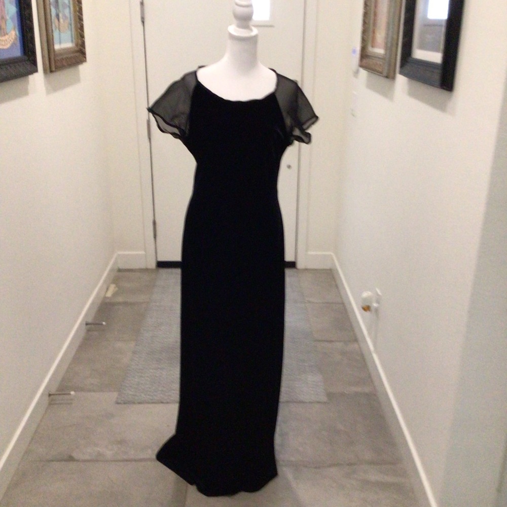 CACHET LONG VELVET DRESS WITH MESH CAP SLEEVES AND CUTOUT IN BACK